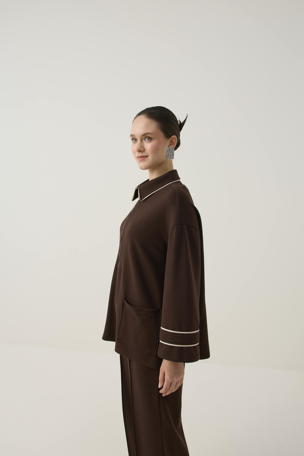 BİTKİSEL İPEK KUMAŞLI BİYE DETAYLI SCUBA TAKIM KAHVE - 3