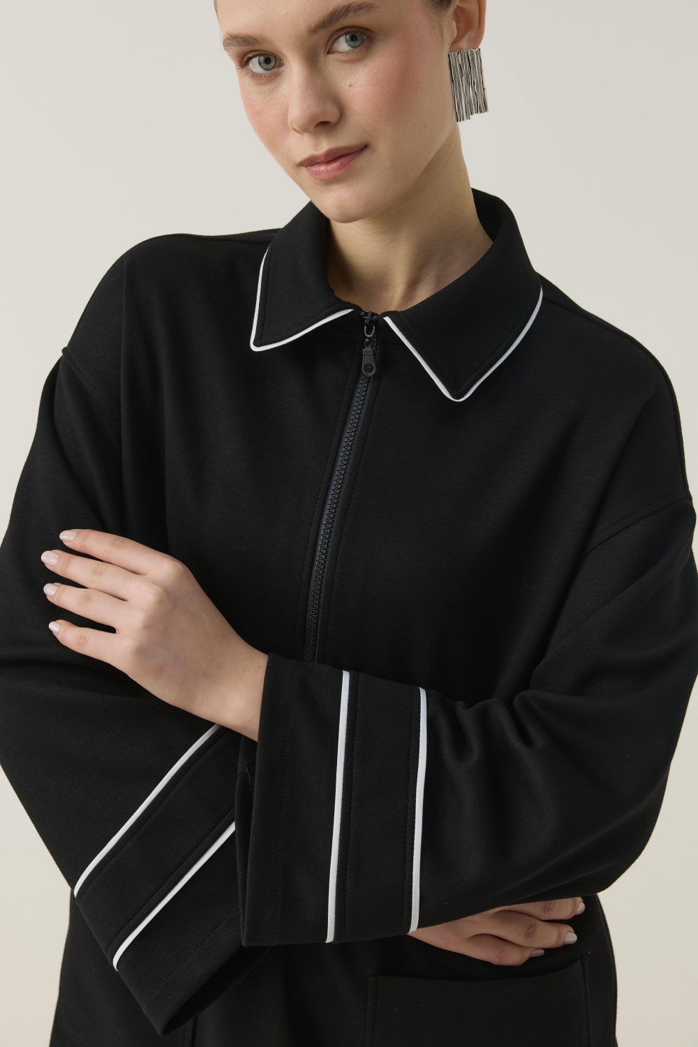 BİTKİSEL İPEK KUMAŞLI BİYE DETAYLI SCUBA TAKIM SİYAH - 4