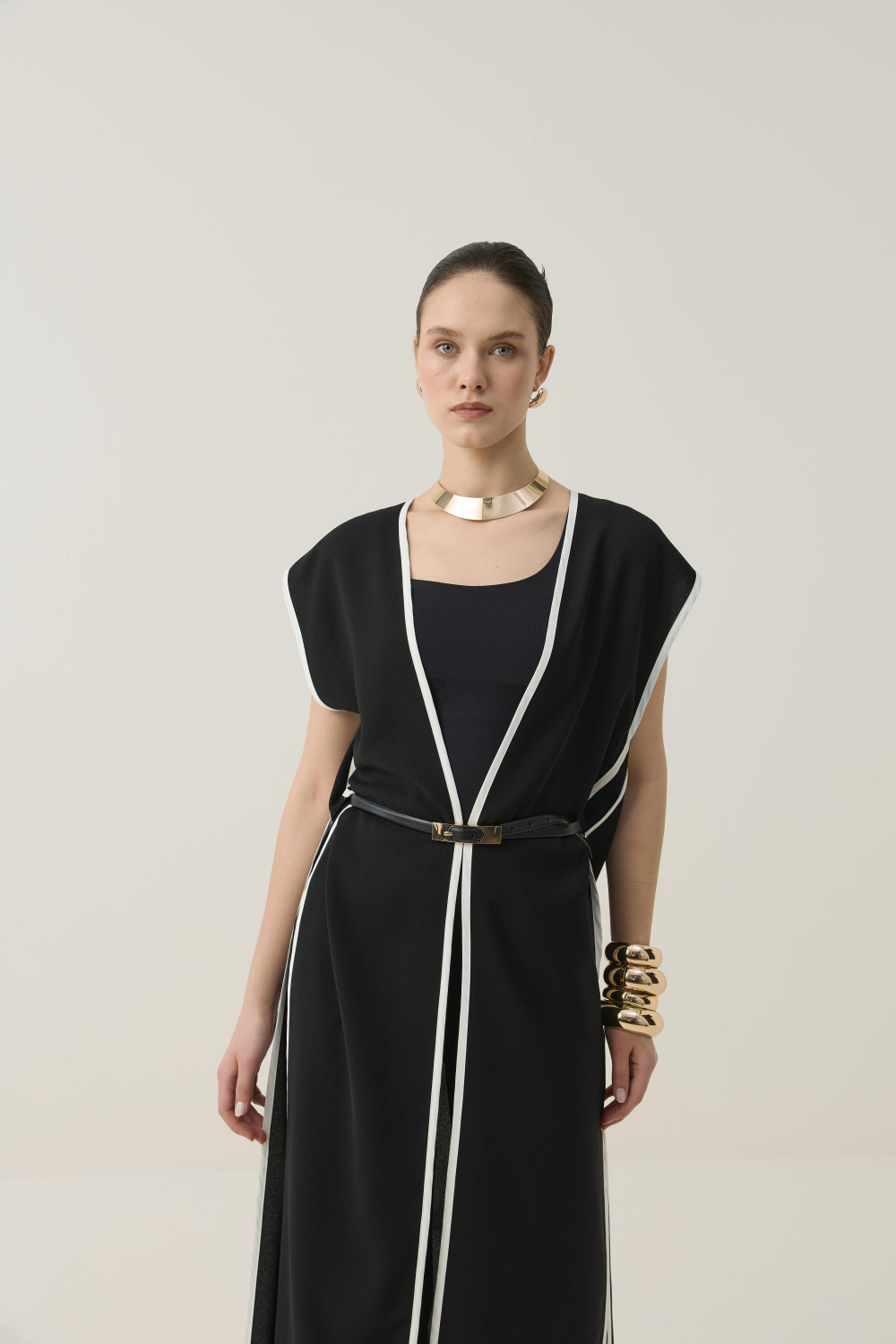 BİYE DETAYLI ÜÇLÜ TAKIM SİYAH - 3