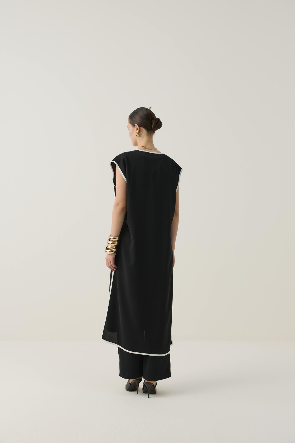 BİYE DETAYLI ÜÇLÜ TAKIM SİYAH - 9