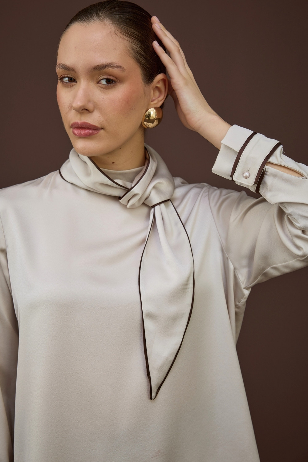 BİYELİ SATEN BLUZ BEJ - 1