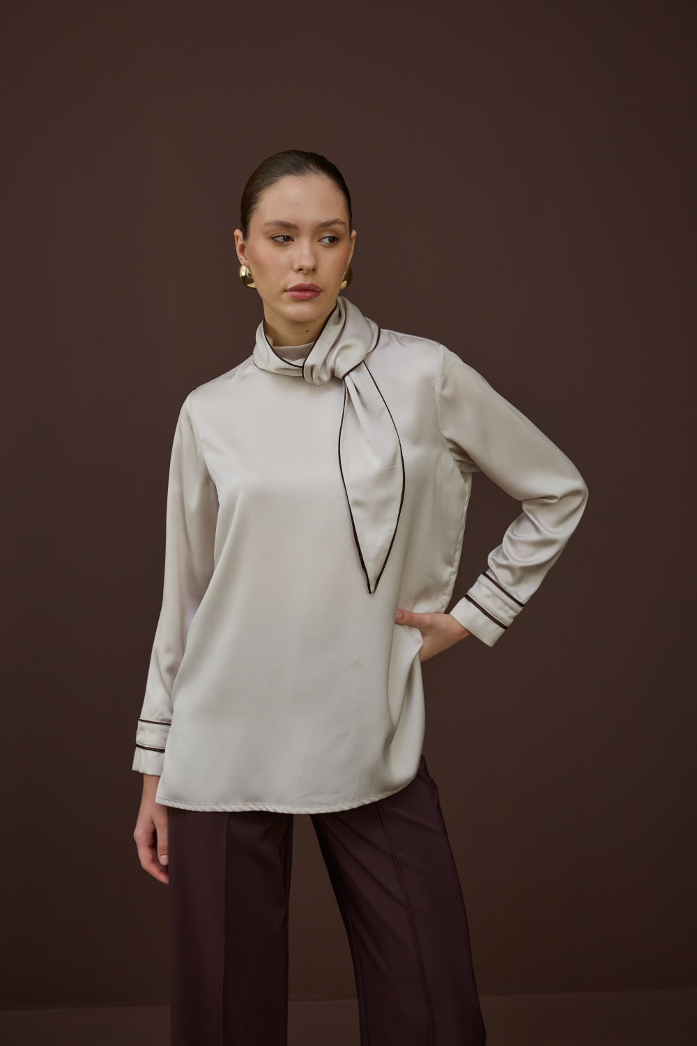 BİYELİ SATEN BLUZ BEJ - 5