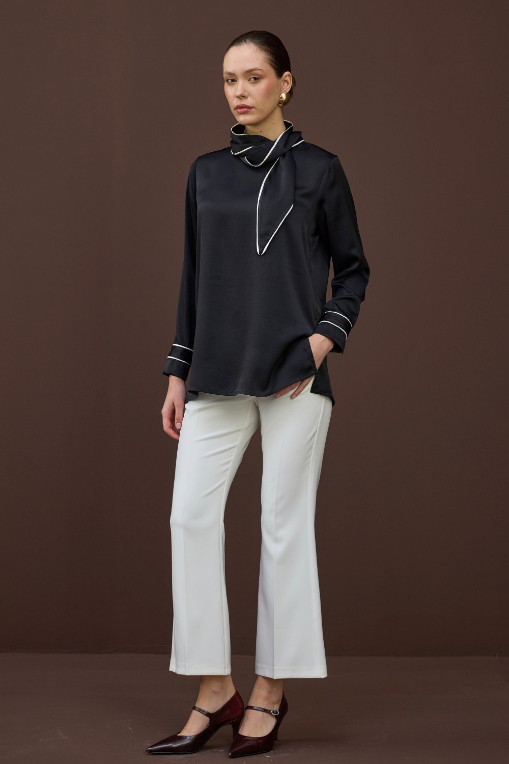 BİYELİ SATEN BLUZ SİYAH - 1