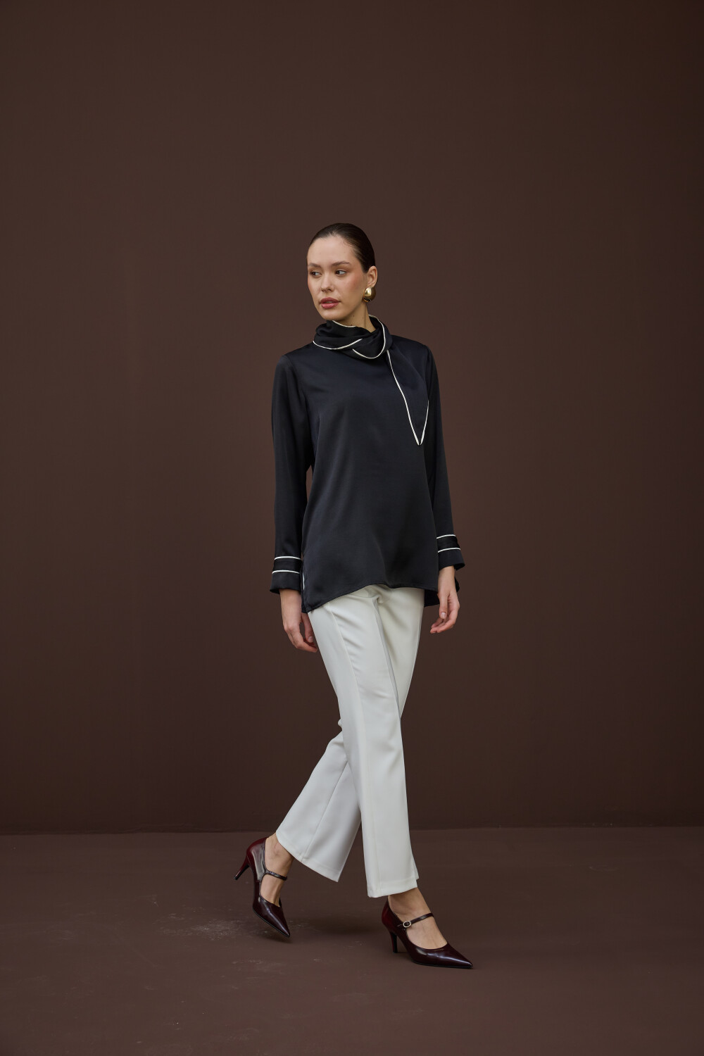 BİYELİ SATEN BLUZ SİYAH - 9