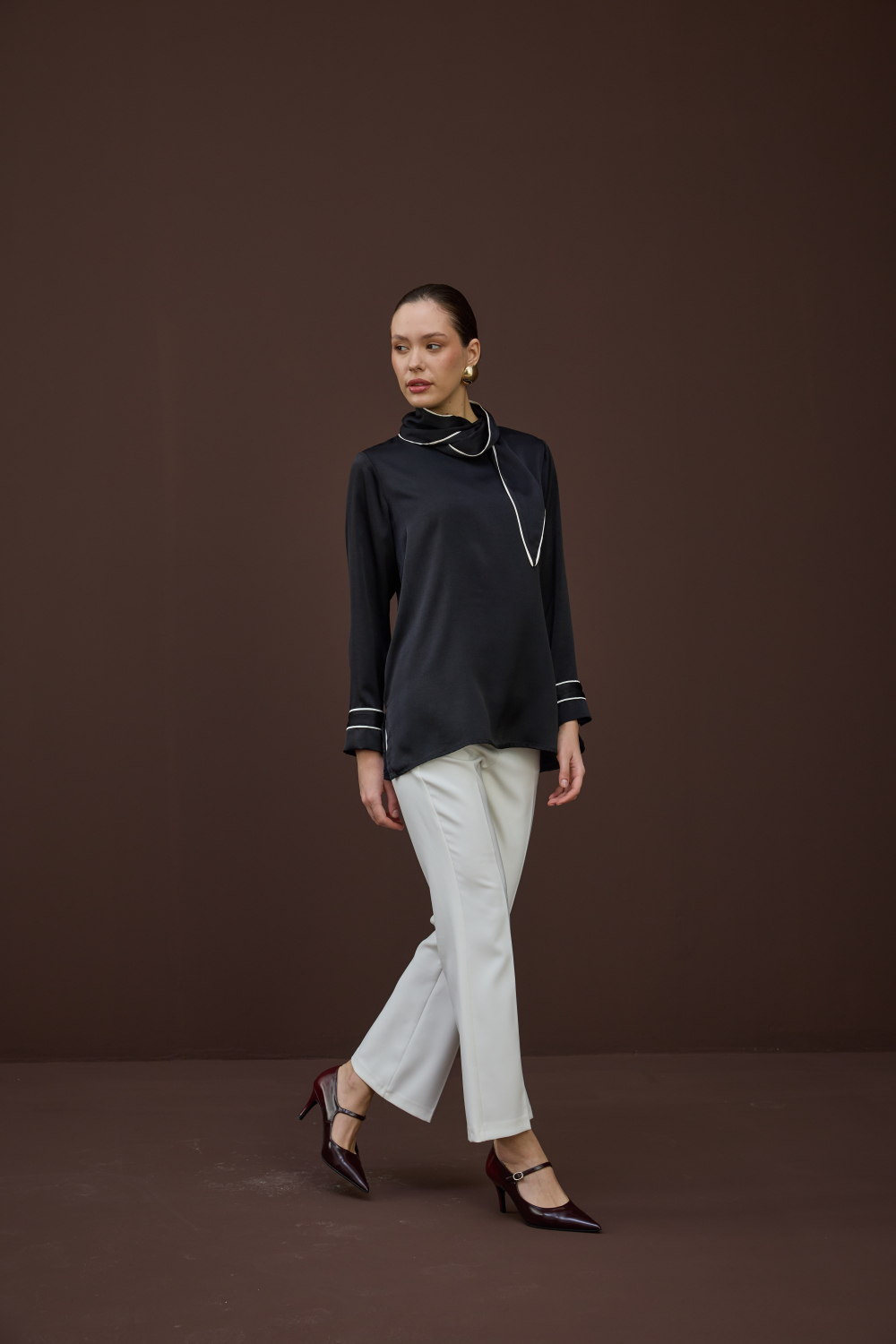 BİYELİ SATEN BLUZ SİYAH - 9