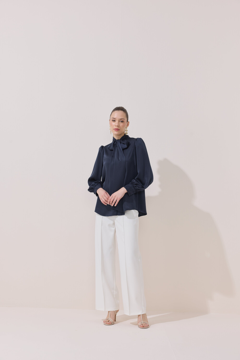 FULARLI SATEN BLUZ LACİVERT - 4