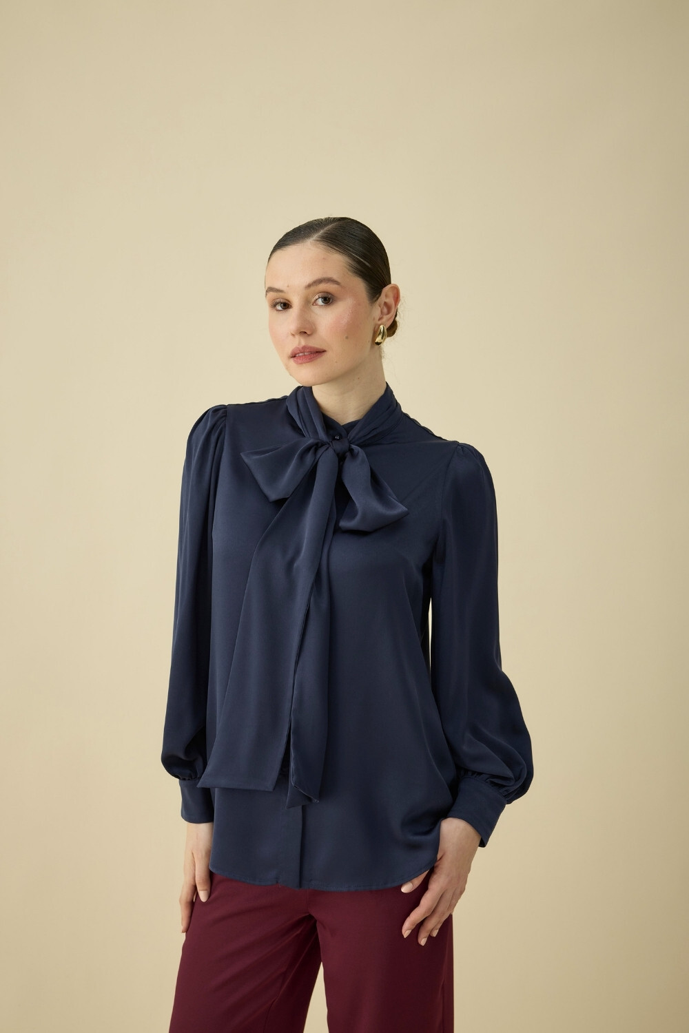 FULARLI SATEN BLUZ LACİVERT - 