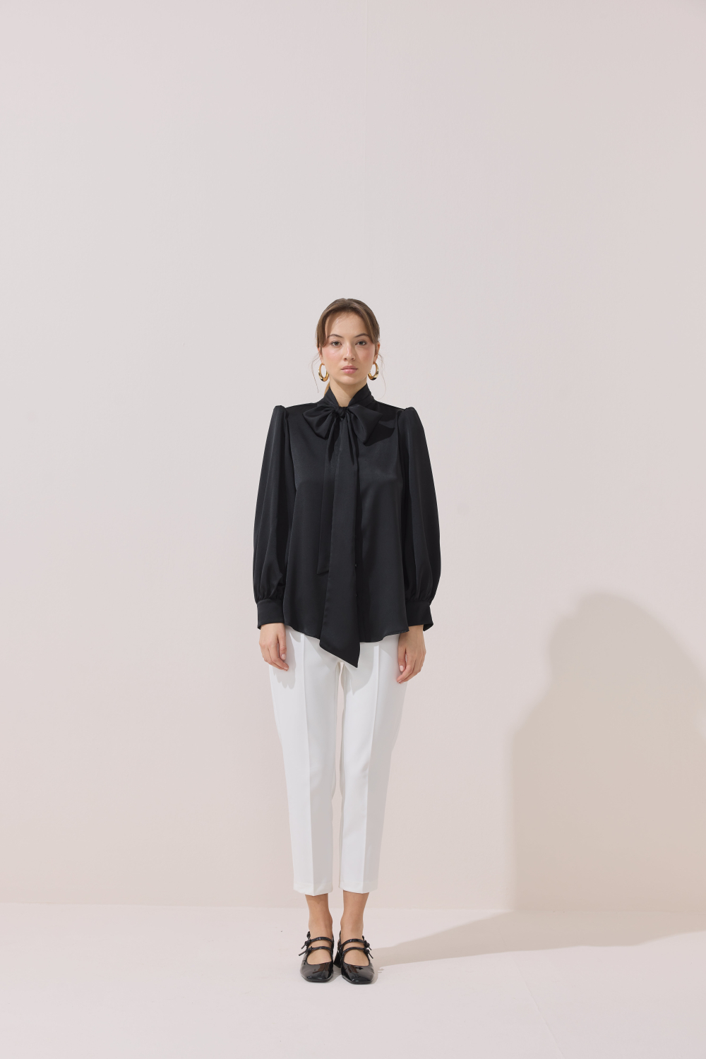 FULARLI SATEN BLUZ SİYAH - 3