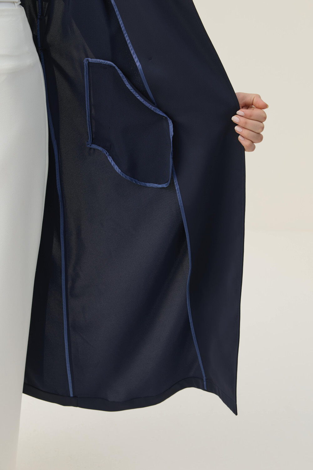 İPEKSİ DOKULU ASTARSIZ YAZLIK TRENÇKOT LACİVERT - 4