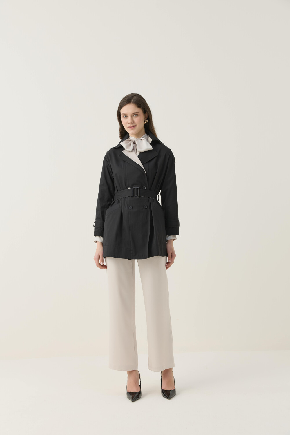 KONTRAST RENKLİ SU İTİCİ KISA TRENÇKOT SİYAH - 4