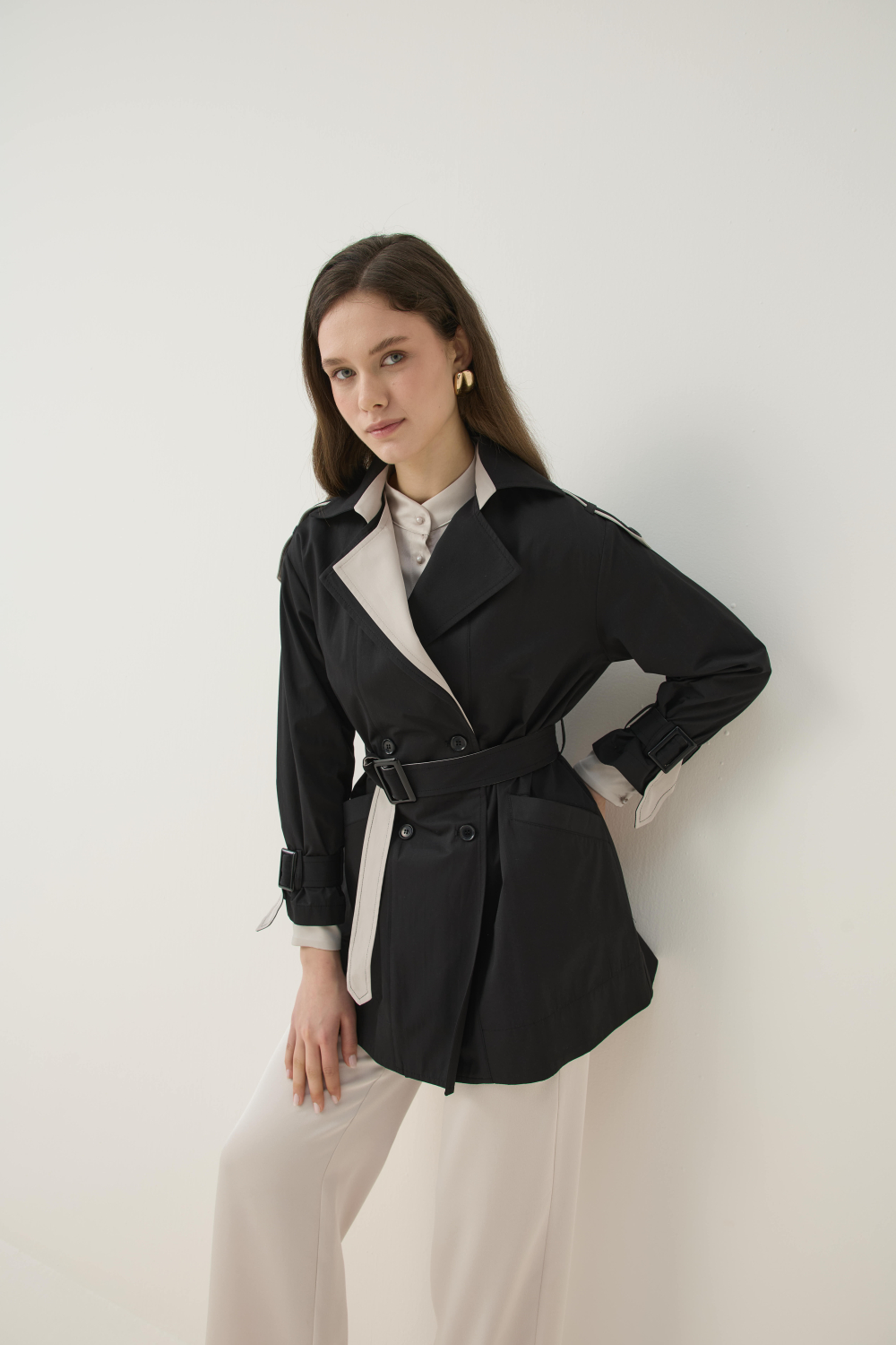 KONTRAST RENKLİ SU İTİCİ KISA TRENÇKOT SİYAH - 3