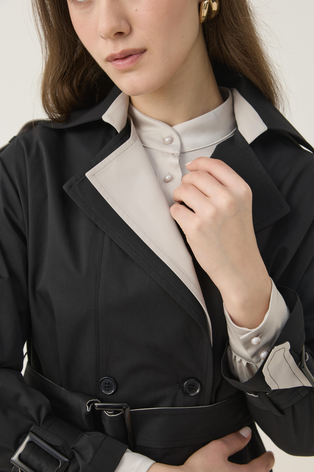 KONTRAST RENKLİ SU İTİCİ KISA TRENÇKOT SİYAH - 2