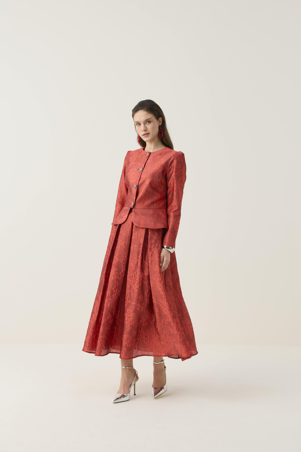 KRİSTAL DÜĞME DETAYLI JAKAR CEKET ETEK TAKIM KIRMIZI - 5