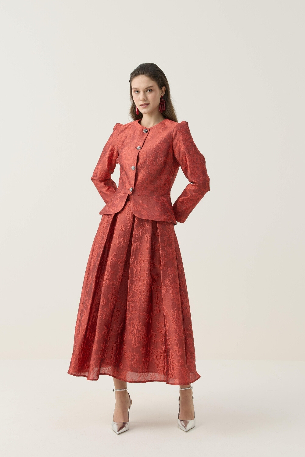 KRİSTAL DÜĞME DETAYLI JAKAR CEKET ETEK TAKIM KIRMIZI - 8