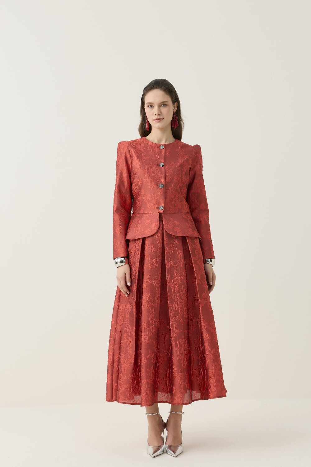 KRİSTAL DÜĞME DETAYLI JAKAR CEKET ETEK TAKIM KIRMIZI - 9