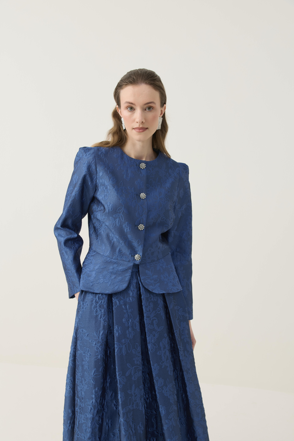 KRİSTAL DÜĞME DETAYLI JAKAR CEKET ETEK TAKIM LACİVERT - 4