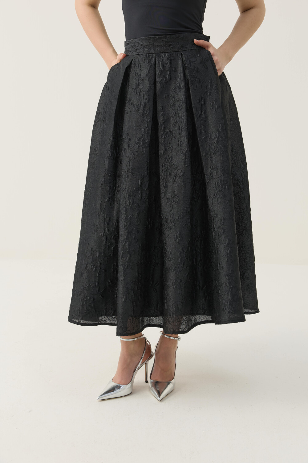 KRİSTAL DÜĞME DETAYLI JAKAR CEKET ETEK TAKIM SİYAH - 12