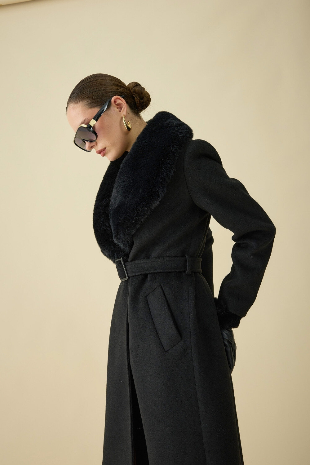 KÜRK YAKALI KABAN SİYAH - 13