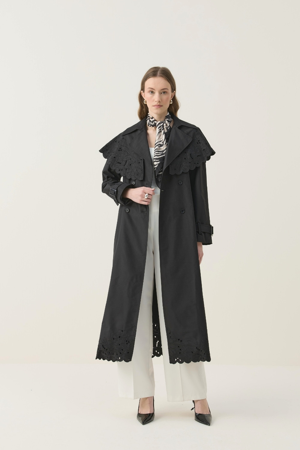 SEYYAR RÜZGARLIK DETAYLI NAKIŞLI TRENÇKOT SİYAH - 2