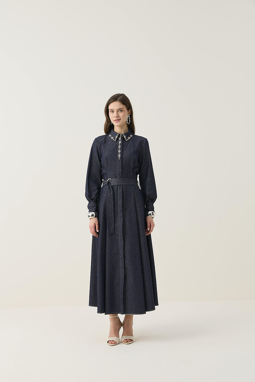 TAŞ İŞLEMELİ DENİM ELBİSE - 4