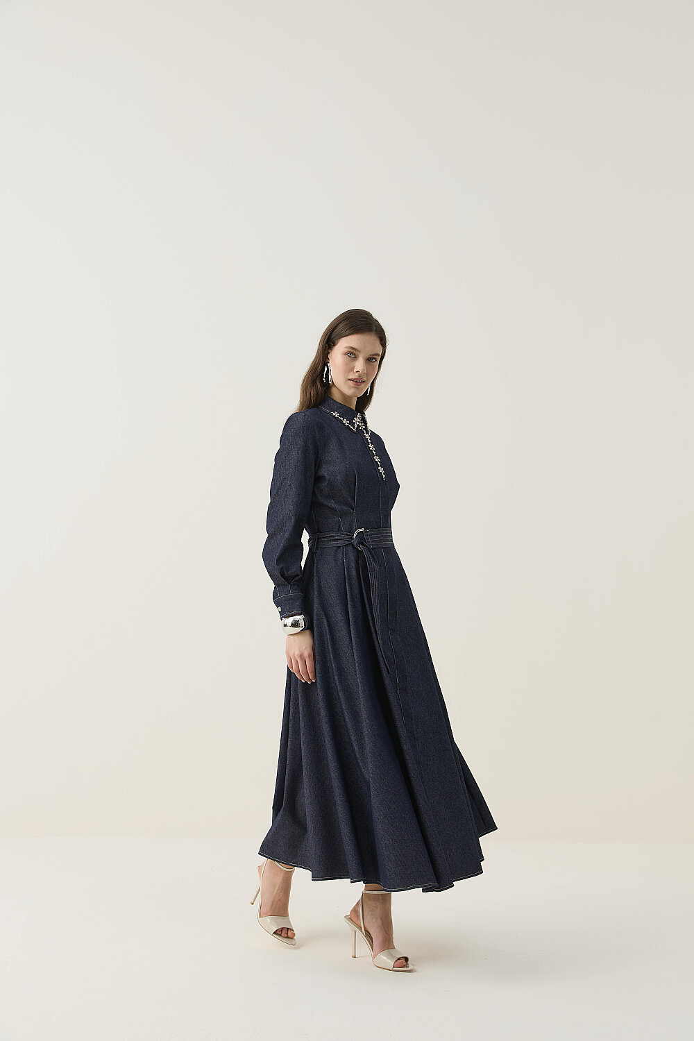 TAŞ İŞLEMELİ DENİM ELBİSE - 5