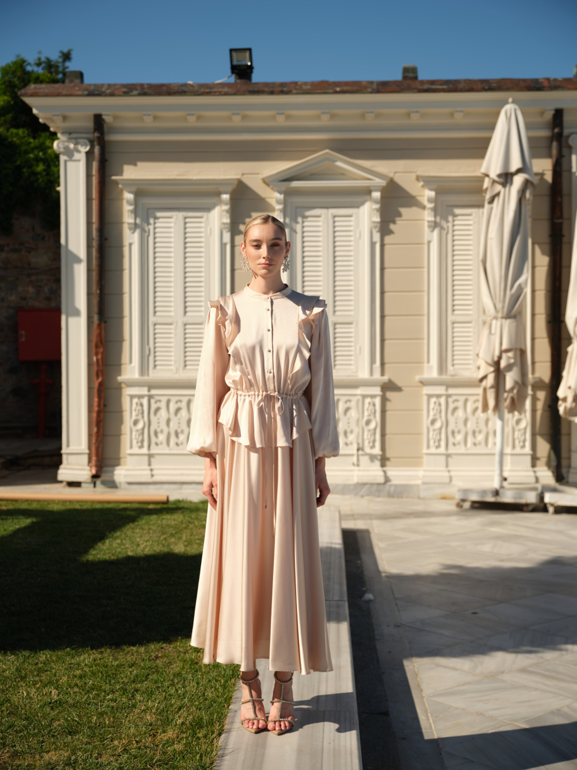 VOLAN SATEN ELBİSE BEJ - 1